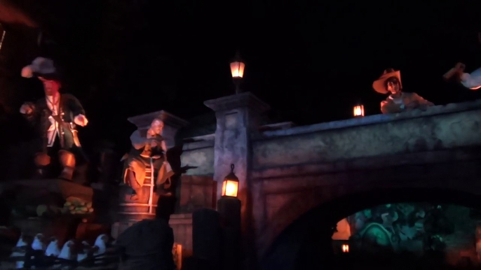 Pirates of the Caribbean ride Pirates des Caraïbes new HD Disneyland Paris