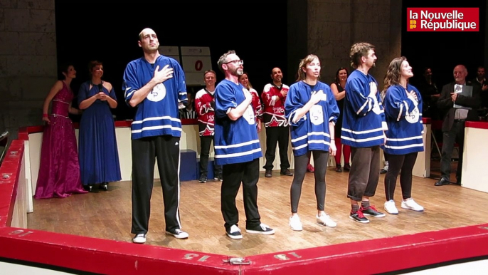 VIDEO. Match d'improvisation théâtrale à la Halle aux grains de Blois