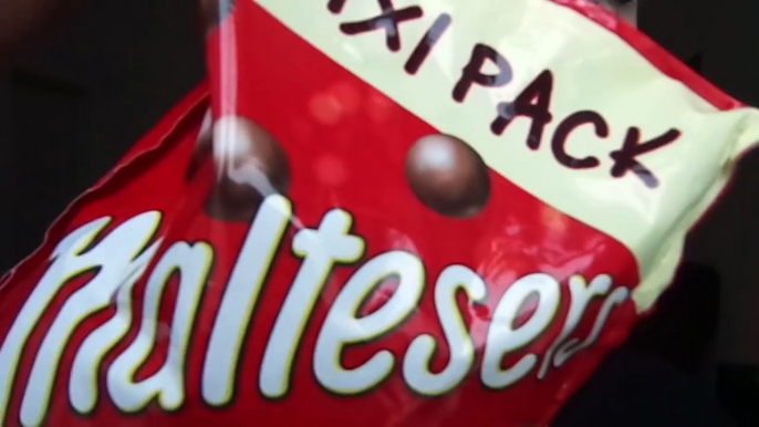 ASMR EATING: CRISPY MALTESERS (Extreme Eating Sounds, CRUNCHY SOUNDS, CLOSE UP)