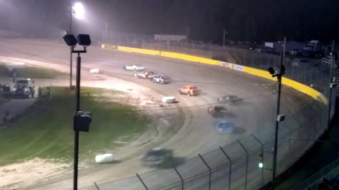 Street Stock Feature Caution #2 on 09-26-14 at Berlin Raceway.