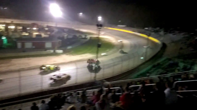 UMP Feature Race Caution #2 at Berlin Raceway on 09-26-14