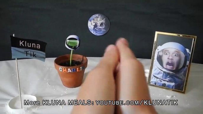 KLUNA Eating a LIVING ALIEN!!    Kluna Tik Dinner #24 _ ASMR eating sounds no talk-U5eI9h-bVSQ