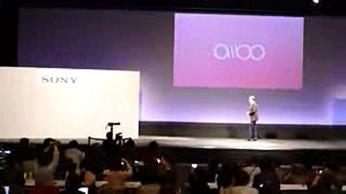 Aibo robots approach Sony CEO Hirai [RAW VIDEO]