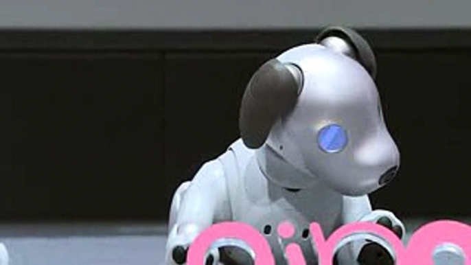 Sony presentó su nueva versión del perro robot Aibo