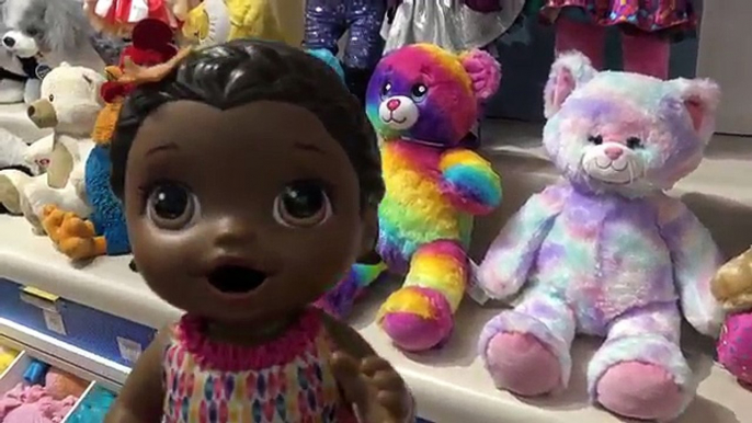 BABY ALIVE gets BUBBLE TEA and BUILD A BEAR! The Lilly and Mommy Show. The TOYTASTIC Sisters