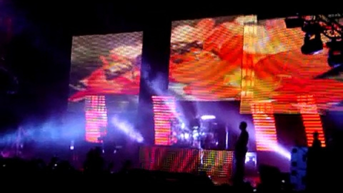 Muse - Feeling Good, Sydney Entertainment Center, Sydney, NSW, Australia  11/17/2013