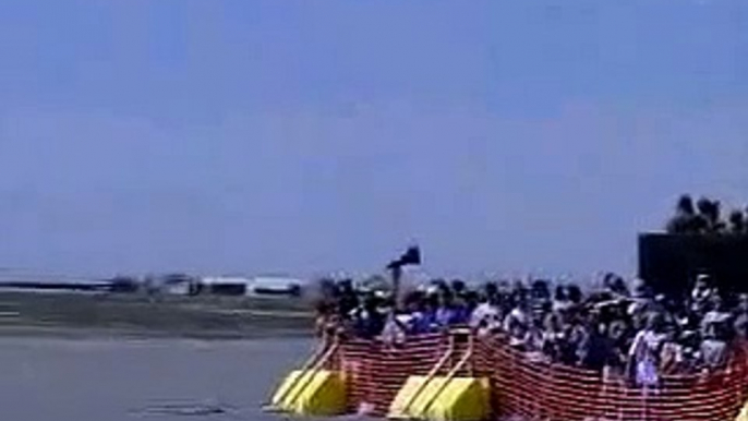 Thunderbirds F16  Pilot ejects out of jet