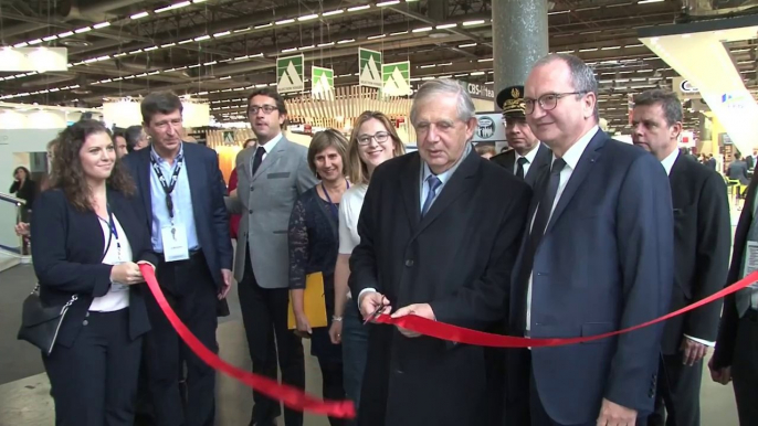 Déplacement au salon Batimat de Jacques Mézard, Ministre de la Cohésion des territoires