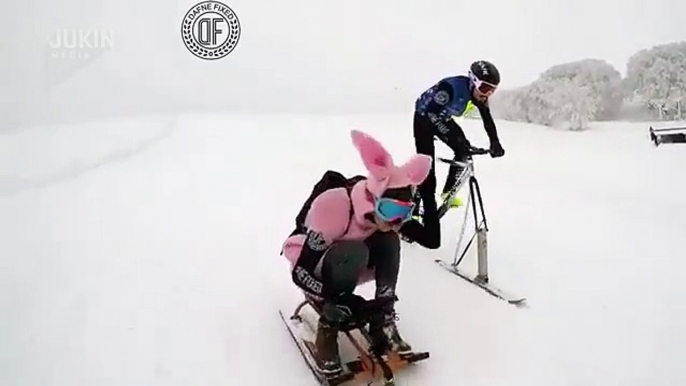 N'arrêtez pas le vélo en hiver... voici le vélo-ski !