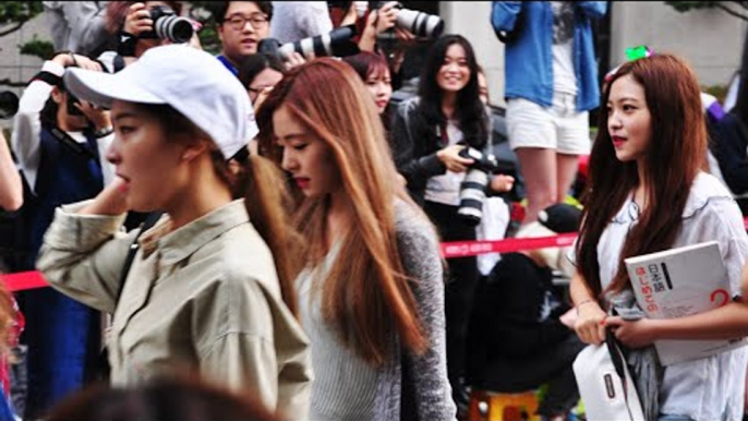 150911 Red Velvet arriving at Music Bank @Kpopmap