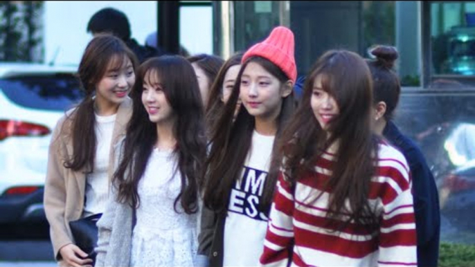 151030 LOVELYZ arriving at Music Bank @Kpopmap