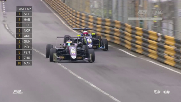 Finish spectaculaire lors de la course Formula 3 du GP de Macao 2017