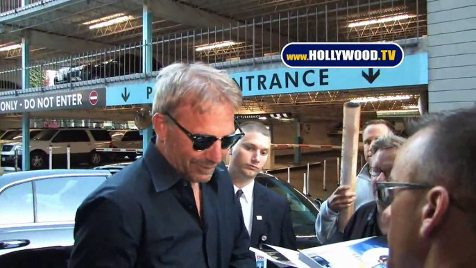 Kevin Costner Talks To HOLLYWOOD.TV