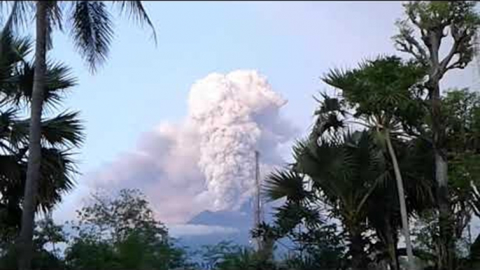 Bali's Mount Agung Volcano Spews Huge Plume of Smoke