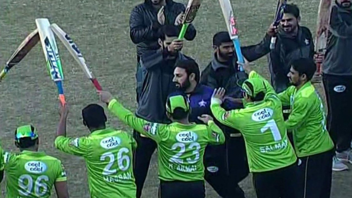 Emotional Saeed Ajmal receives guard of honour and gives farewell speech as he retires from cricket