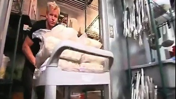 Chef Ramsay Sickened by Frozen Food - Ramsay's Kitchen Nightmares-e9Yn6NQf9fo