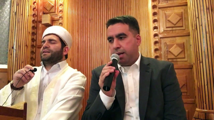 Metin Demirtaş & Ömer Sarıgül. İlahi düet. “Gül yüzlü melekler sana....” Kopenhag Kocatepe Camii - Danimarka. Mevlid Kandili. 29/11 - 2017.Ilahi dinle. Ilahi indir. En güzel ilahiler. Ilahi dinle mp3. Muhtesem ilahiler. Aglatan ilahiler. Zikirli ilahiler