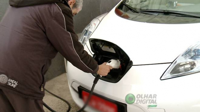 Conheça os desafios dos primeiros carros elétricos no Brasil