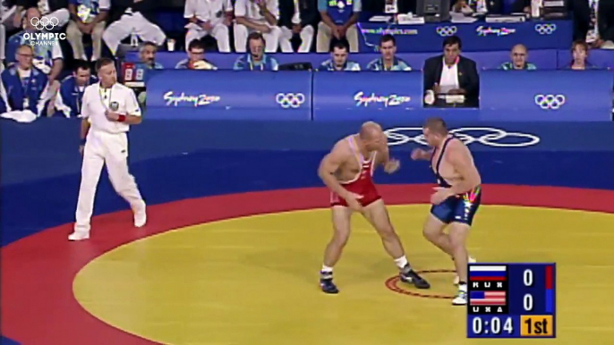 Gardner shocks Russian Wrestling-Legend Karelin to Win Gold _ Th