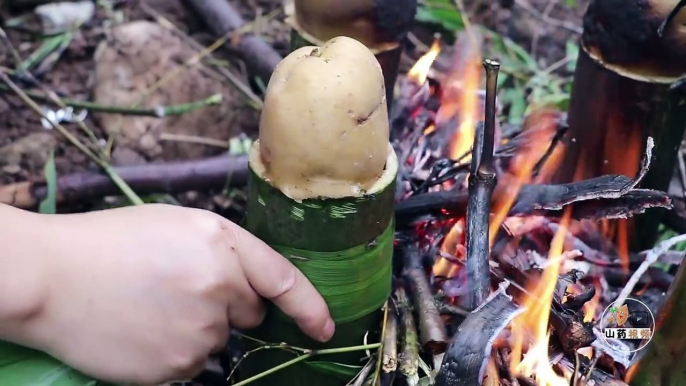 CHÂN GÀ ỐNG TRE..