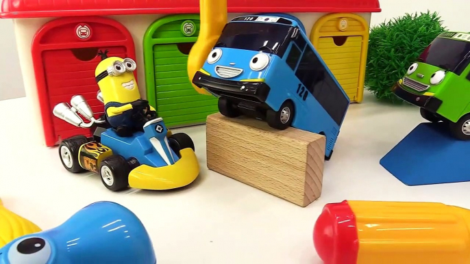 Leo the truck & minions. Kids video with toys. Snow tyres for Leo truck. Toy car videos #Ki