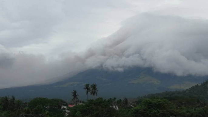 Ash Spews From Mayon Volcano in Phillipines as Emergency Alert Issued