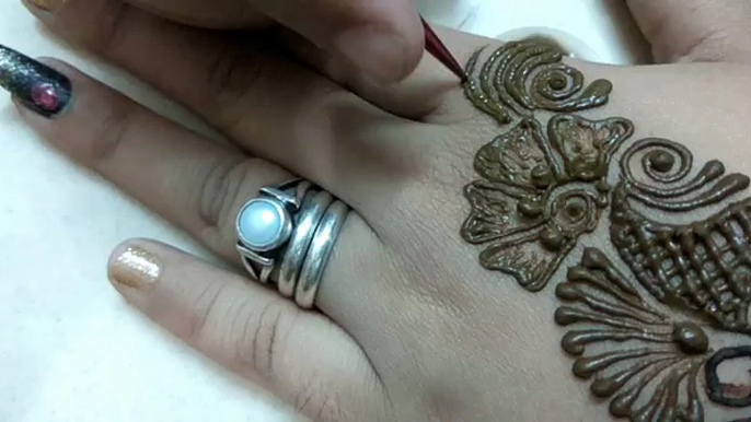 how to apply new latest heena design//diy heena tutorial