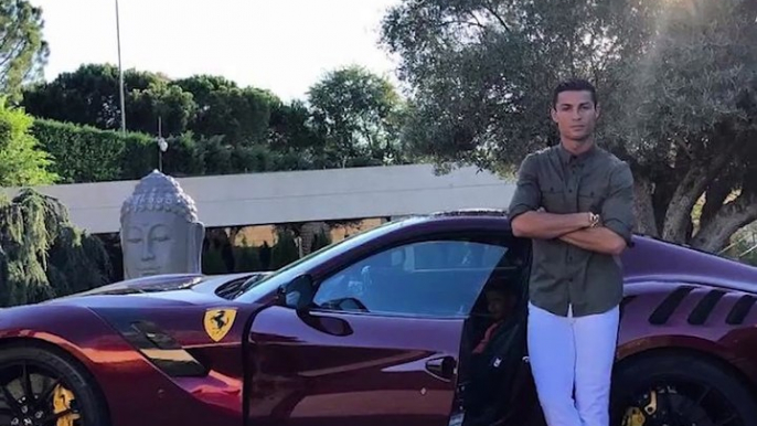 Voici le garage de Cristiano Ronaldo - Ferrari, Bugatti, Rolls 'Royce, Audi, McLaren, Porsche,