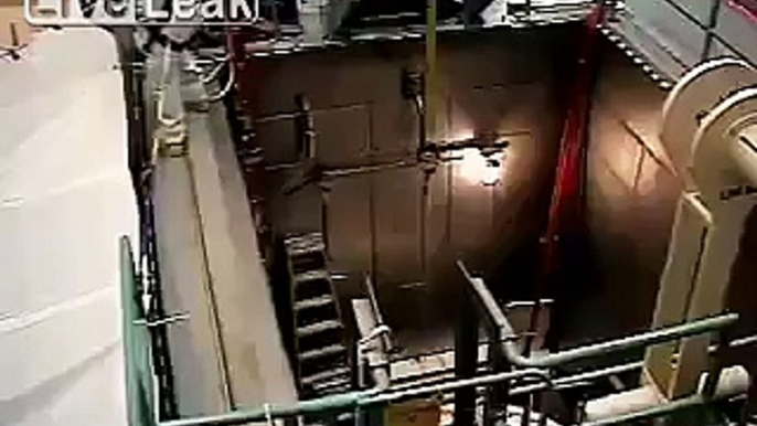 Workers harness saved his life when he falls into the hole