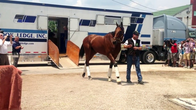 American Pharoah arrives at Churchill Downs 6.7.15