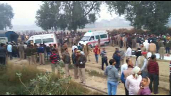 Many people dies in patna-indore express derailed near kanpur