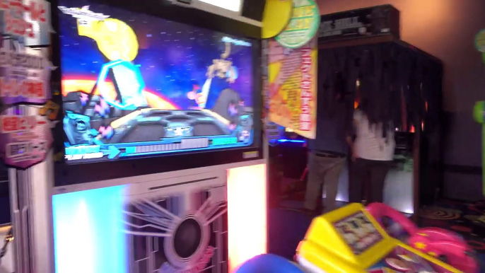 More claw machine/UFO catcher prize wins at Round 1 Santa Ana! - Arcade Antics Ep. 3