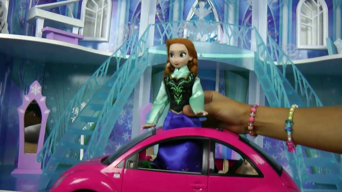 Elsa from Frozen shows amazing ICE Palace to Anna! Nice Castle! Grand Ice Chandelier!