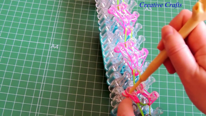 Como hacer una pulsera de gomitas Jardin de Rosas. Rainbow Loom Rose Garden.