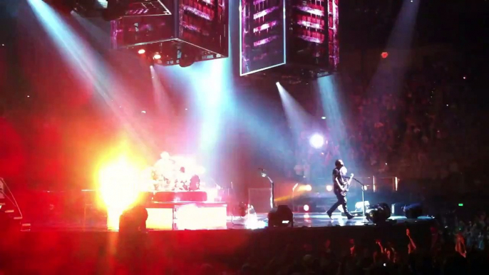Muse - Interlude + Hysteria, Rod Laver Arena, Melbourne, Australia  12/14/2010