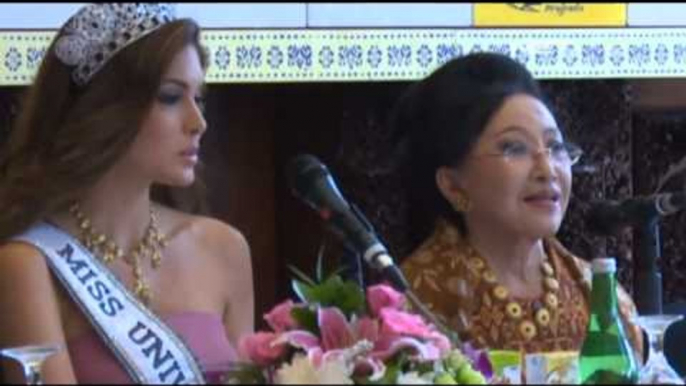 Entertainment News - Kedatangan Miss Universe 2013 ke Grand Final Putri Indonesia