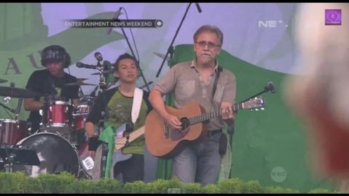 Konser pelangi hijau Iwan Fals