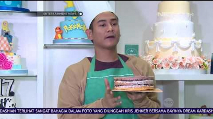 Keseruan Dwi Andhika Membuat Kue Dengan Karakter Mickey Mouse