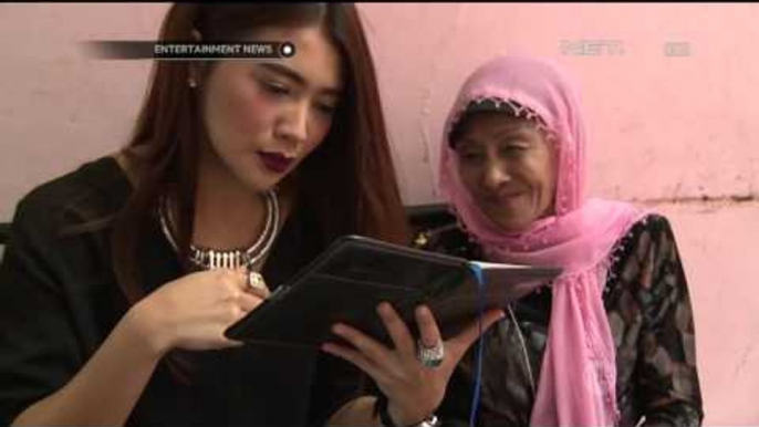 Indah Dewi Pertiwi Bersilaturahmi Dengan Artis Senior Laila Sari