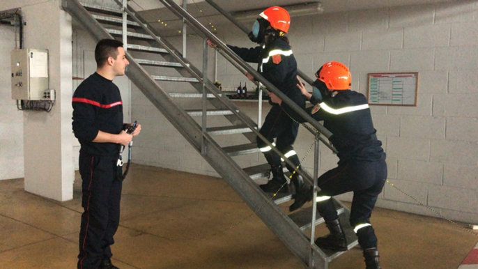 Parcours de reconnaissance pour les 17 jeunes sapeurs-pompiers au centre de secours