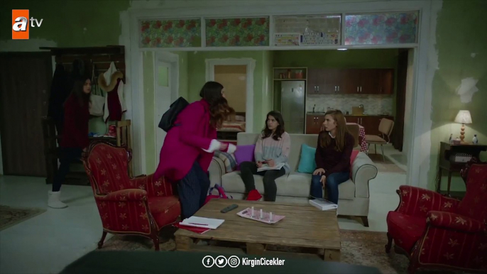 Kızlara musallat olan Defne! - Kırgın Çiçekler 109.Bölüm