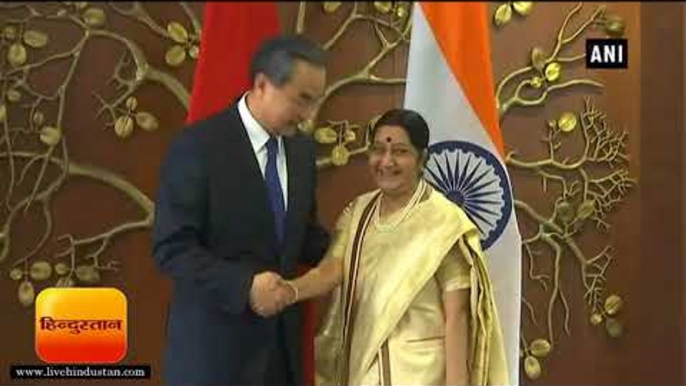 चीन के विदेश मंत्री से सुषमा की मीटिंग II Chinese Foreign Minister Wang Yi meets Sushma Swaraj