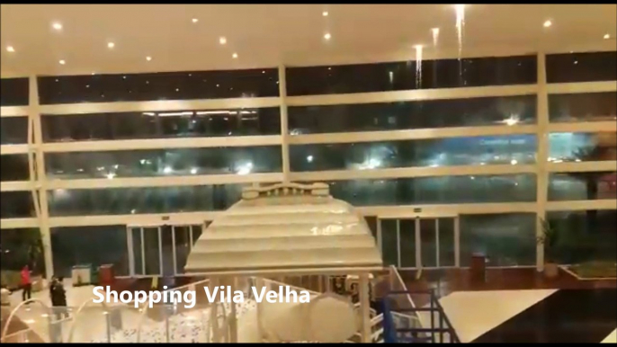 Chuva causa transtornos em shoppings de Vila Velha