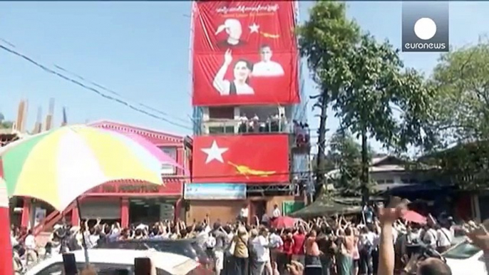 Myanmar: Aung San Suu Kyi waits patiently for official elections results to confirm landslide win