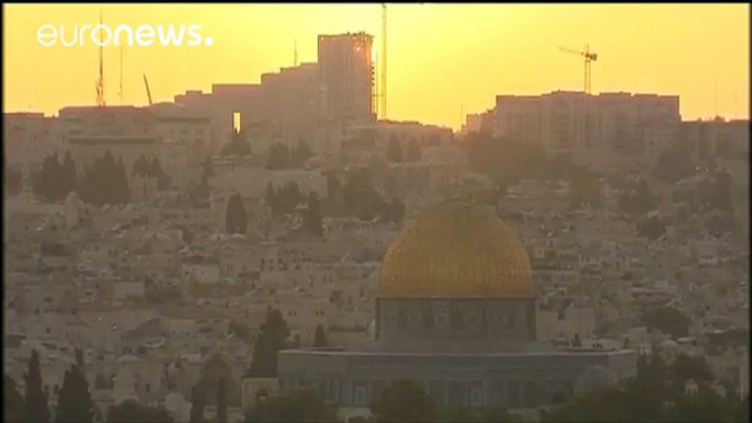 Israel restricts access to Friday prayers in Jerusalem