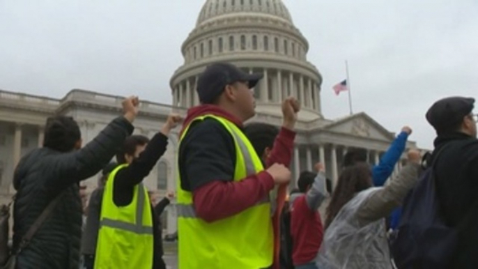 "Soñadores" caminan de Nueva York a Washington para simbolizar su sacrificio