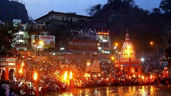 Pavan Pavni Maa Yamuna maiya Ki Aarti - Vrindavan