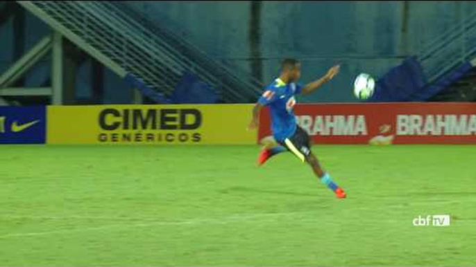 Igor Gomes e Helinho mostram habilidade em treino da Seleção Brasileira Sub-20