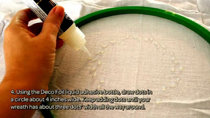 How To Create A Modern Wreath Design Tea Towel - DIY Crafts Tutorial - Guidecentral & Deco Foil