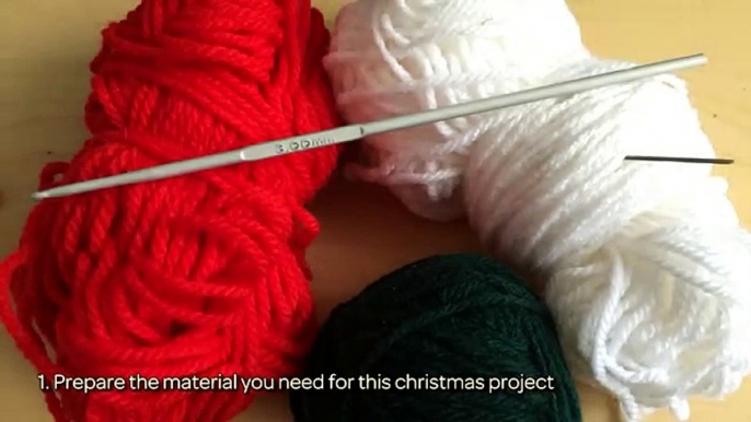 How To Crochet A Christmas Mini Garland - DIY Crafts Tutorial - Guidecentral